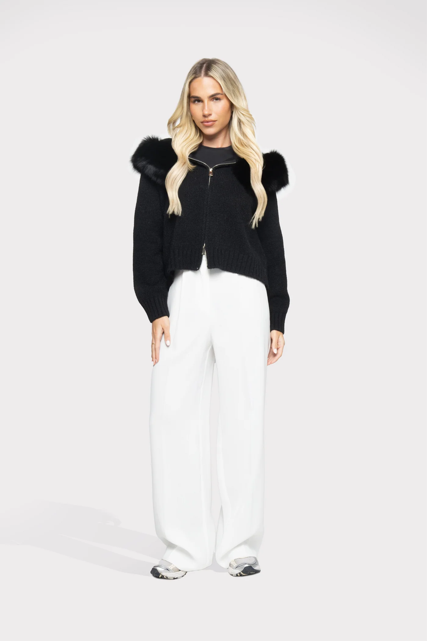 Cardigan Noir à Capuche Fourrure