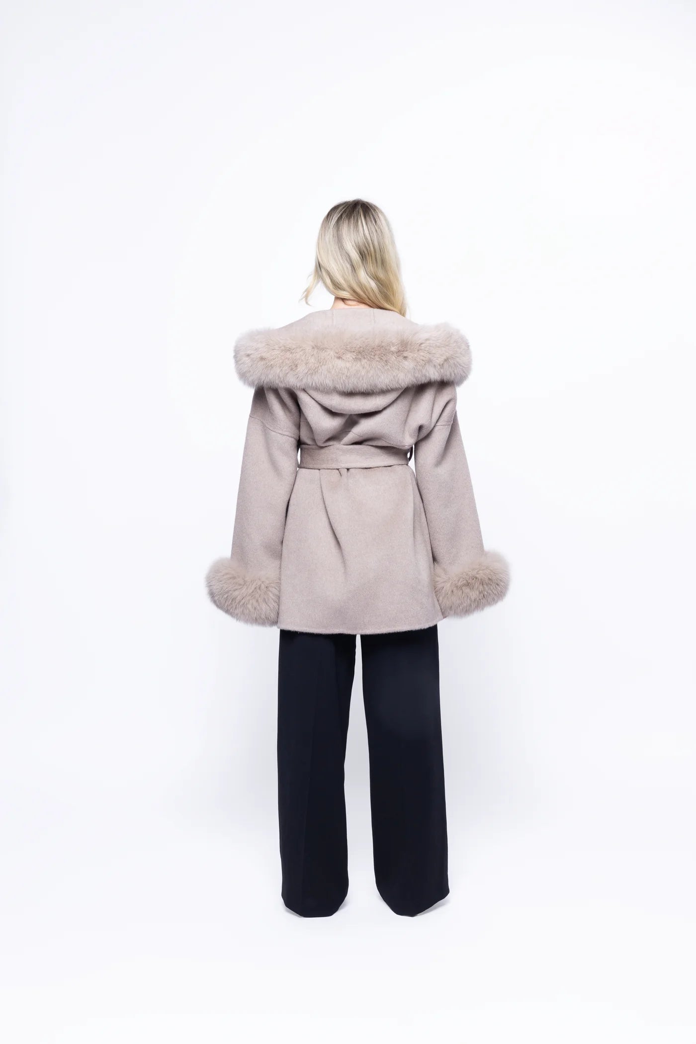 Manteau Beige à Capuche Fourrure