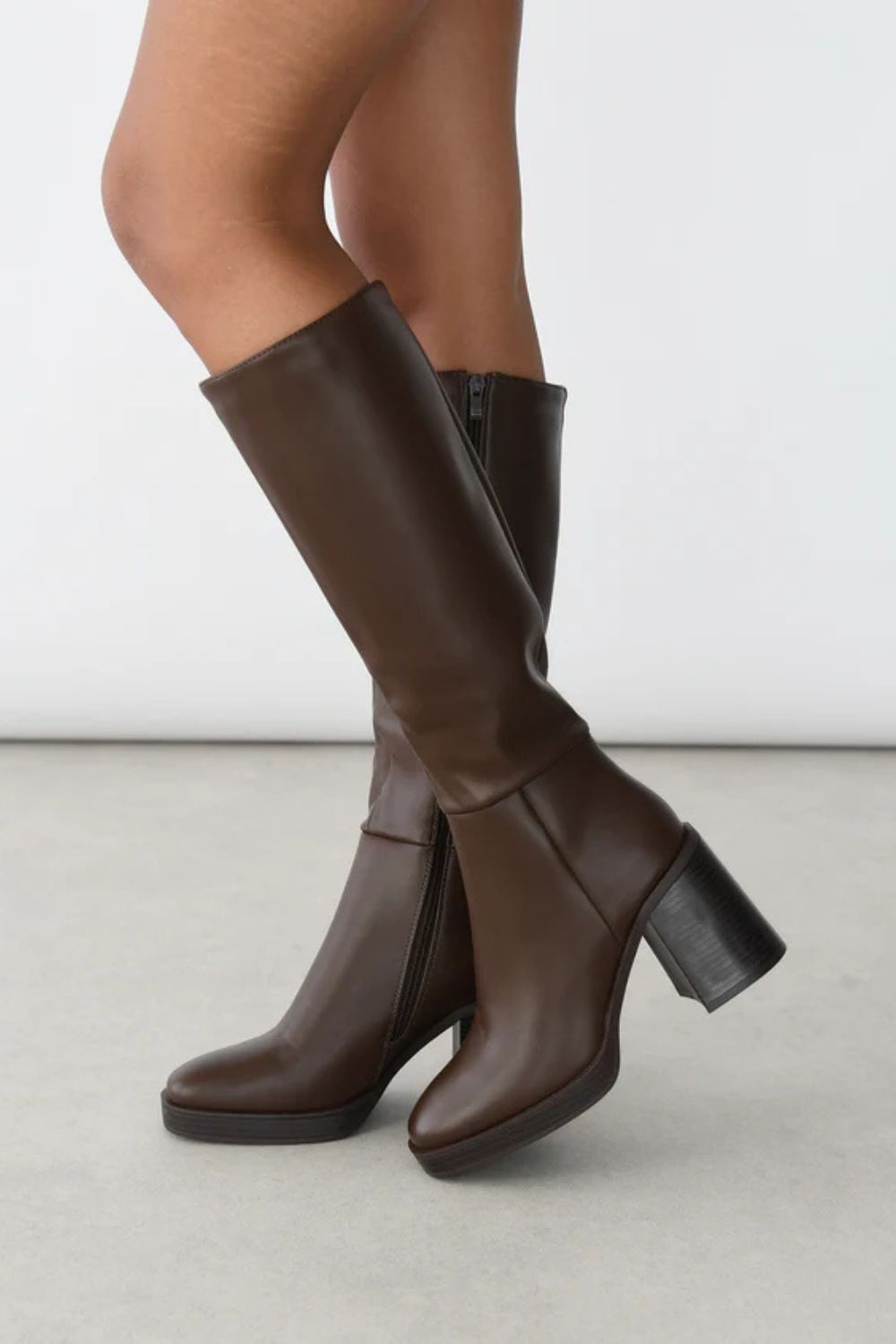 Bottes hautes marron foncé à talons