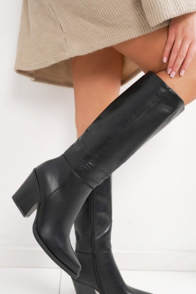 Bottes hautes noires élégantes  chics et confort au quotidien