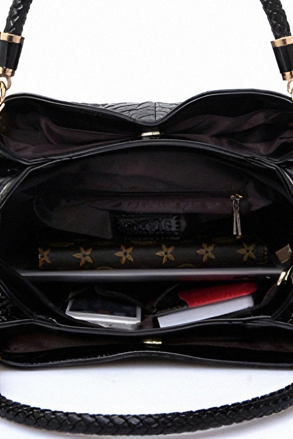 Sac à main noir effet croco élégant